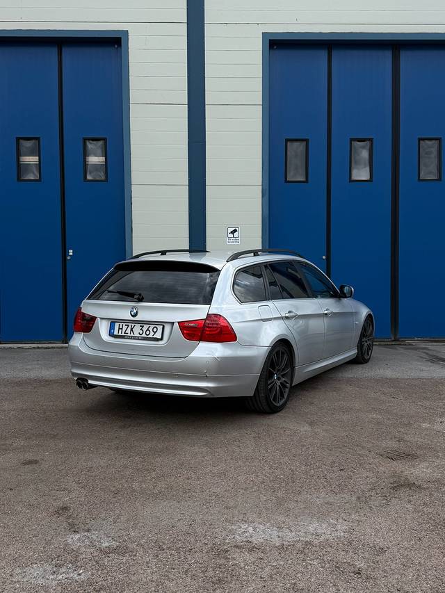 BMW 325 2009